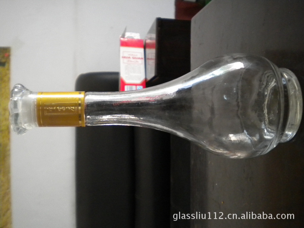 供應高白料酒瓶,噴涂酒瓶,烤花酒瓶,白酒瓶