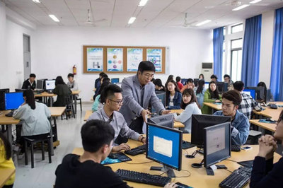 云南省曲靖農業學校電子商務專業 軟件銷售的發展路徑與前景